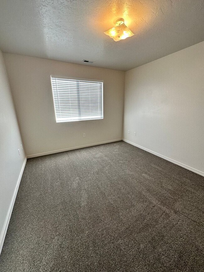 Building Photo - 3915 Washington Ave