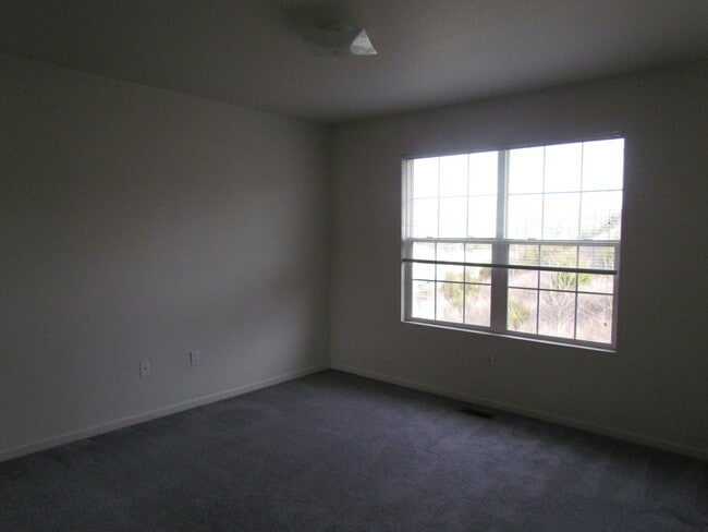 Building Photo - AVAILABLE SEPTEMBER 08,2025!!