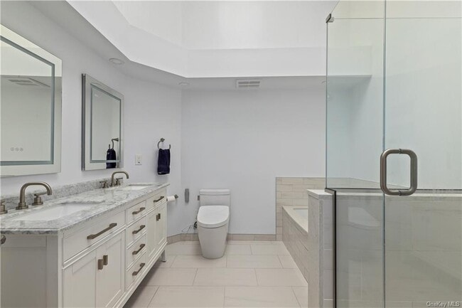 Building Photo - 611 Pondside Dr