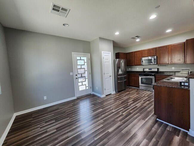 Building Photo - Beautiful Single Story 3 Bedroom close to Cadence