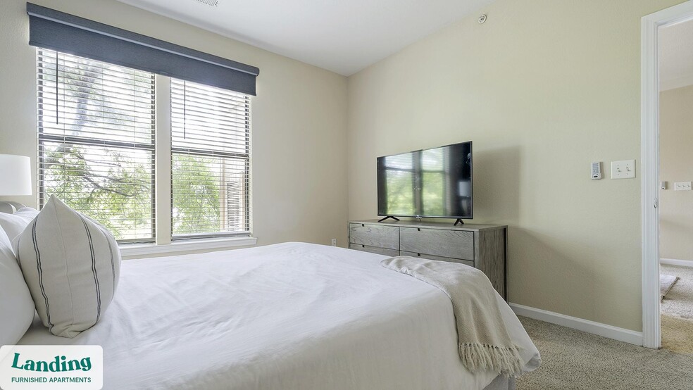 Building Photo - 10051 Perimeter Station Dr