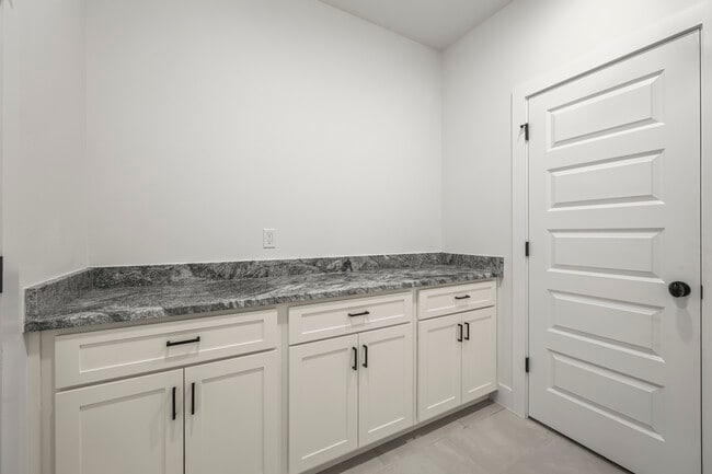 Building Photo - 1241 Silver Maple St