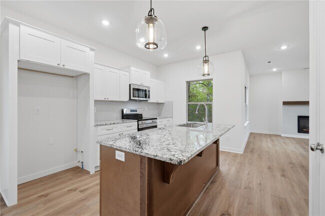 Building Photo - 276 Kinross Dr