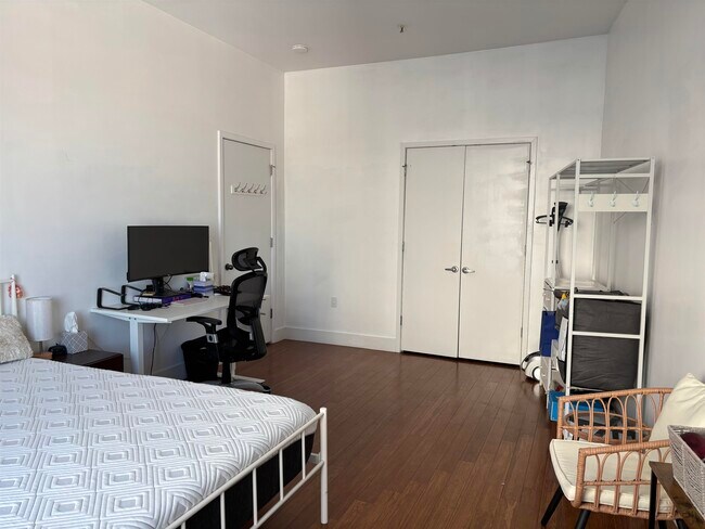 Building Photo - 217 Newark Ave