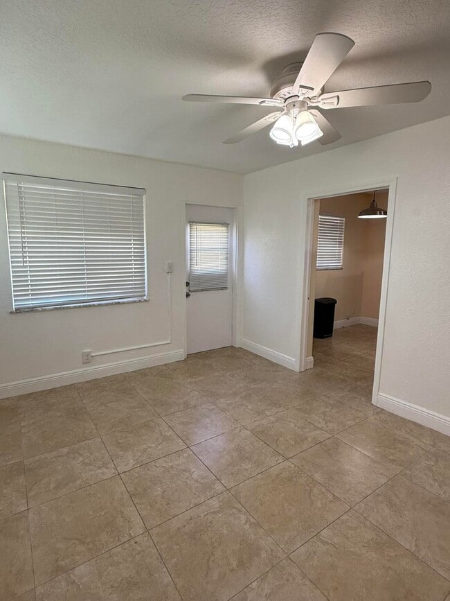 Building Photo - 7302 NW 57th Ct