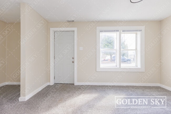 Building Photo - 802 E 25th St