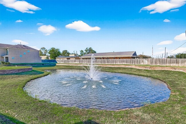 Building Photo - 10949 Cannes Memorial Dr