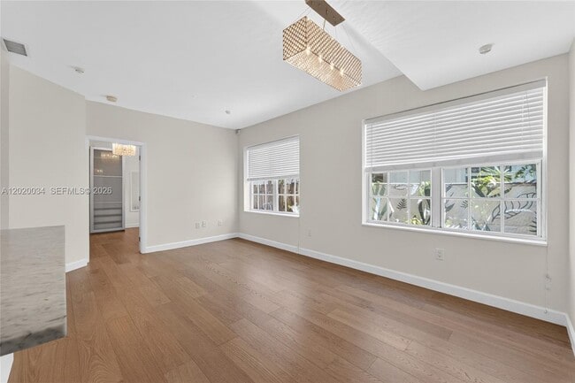 Building Photo - 1242 Drexel Ave