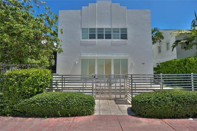 Building Photo - 935 Euclid Ave