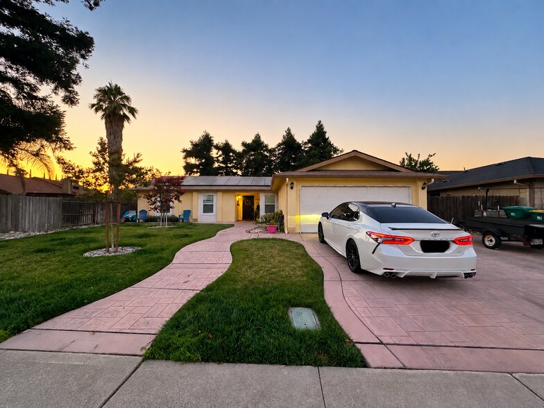 Building Photo - 1313 Quad Ct
