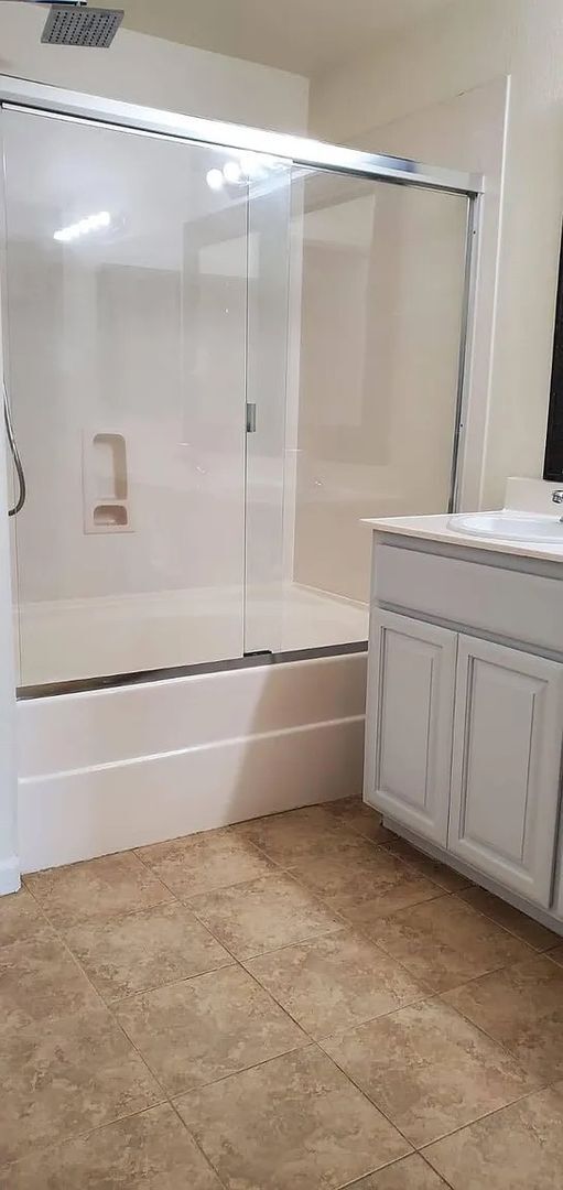 Building Photo - Modern Townhome in Prime San Mateo Location