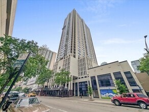 Building Photo - 1122 N Clark St