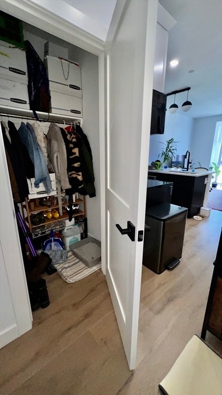 Building Photo - 144 Old Colony Ave