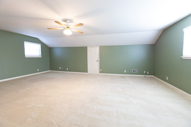 upstairs loft (bonus room, office, or bedroom) - 131 Villa View Ct