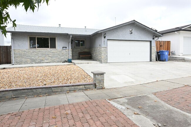 Primary Photo - 1847 Yosemite Dr