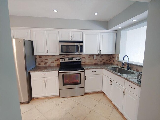 Building Photo - 11550 Chimney Rock Rd