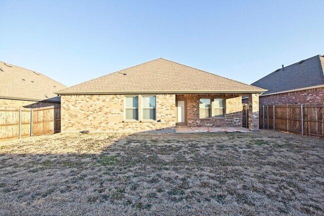 Building Photo - 1111 Emerald Gate Dr
