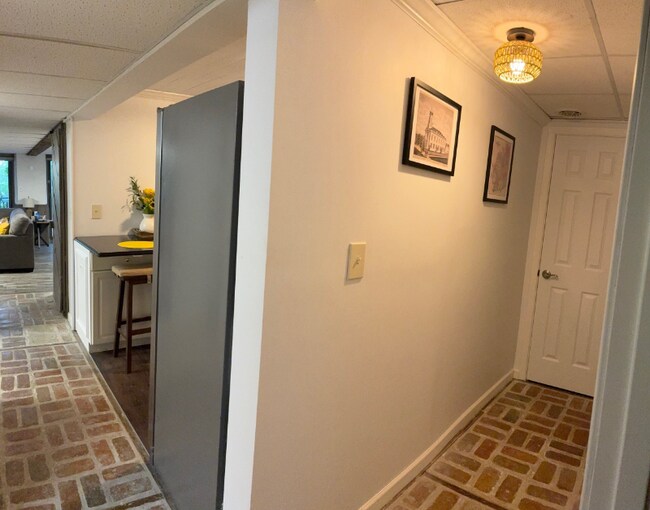 Building Photo - 244 Toby Rd