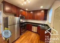 Building Photo - 2704 W Arthur Ave