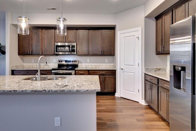 Building Photo - 107 Bicameral Ln