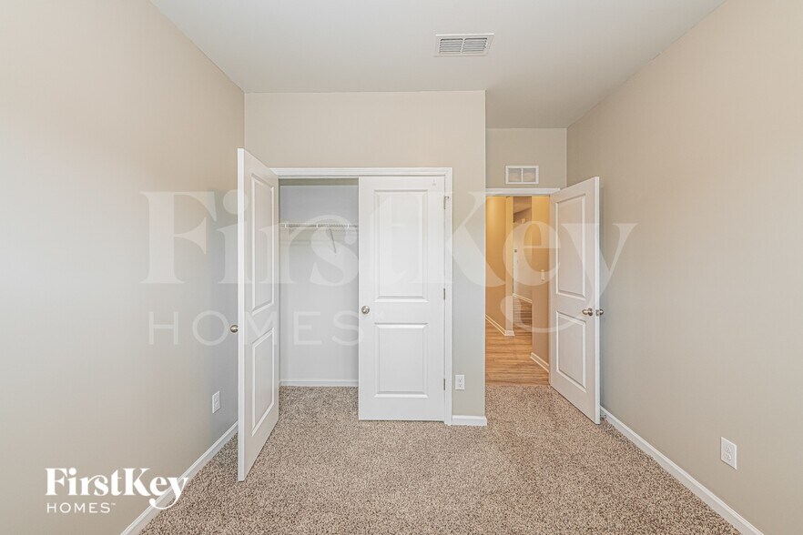 Building Photo - 1508 Underbrush Dr