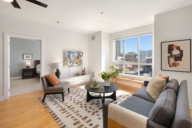 Building Photo - Great natural light in a large condo near ...