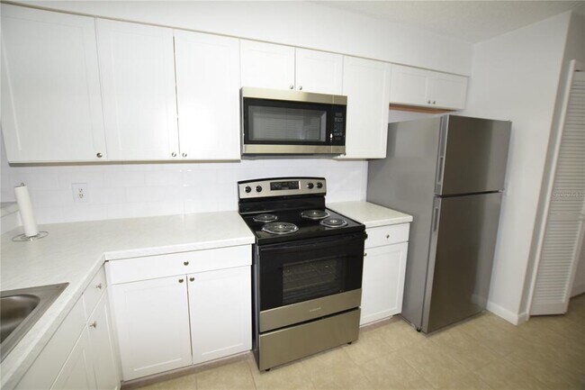 Building Photo - 904 Sumter St