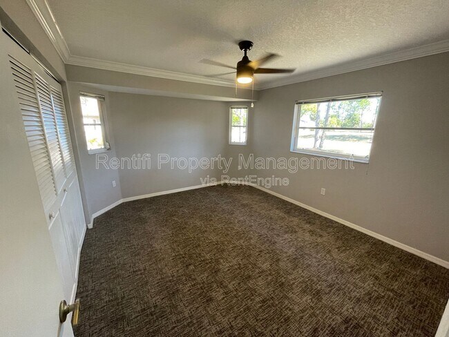 Building Photo - 25486 Avillas Ct