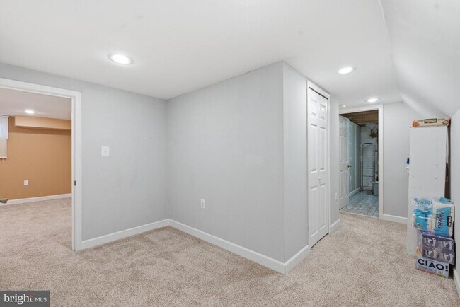 Building Photo - 7205 Wayne Dr
