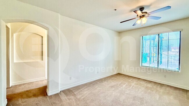 Building Photo - 1456 E 9th St