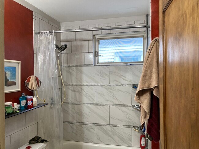 Building Photo - 42 Elmview Pl