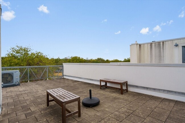 Building Photo - 4801 S Congress Ave