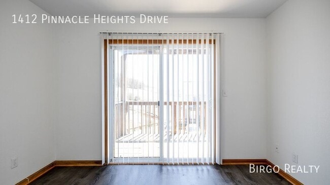 Building Photo - Move in Special! First Month's Rent is Fre...