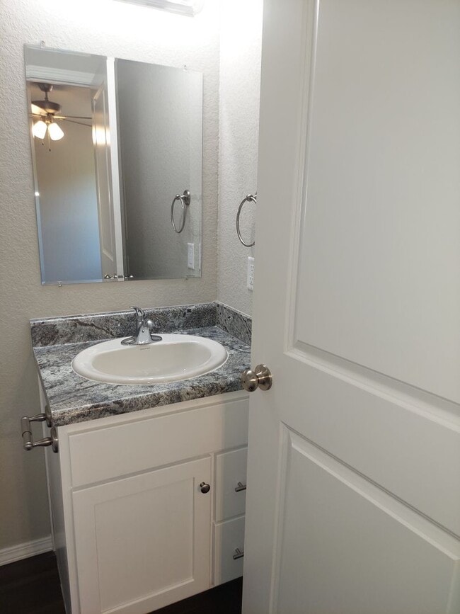 Building Photo - 2118 Ingalls Ln