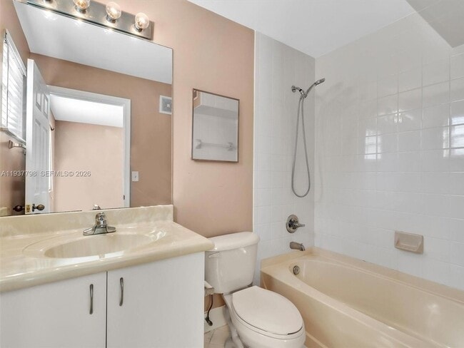 Building Photo - 3873 Tree Top Dr