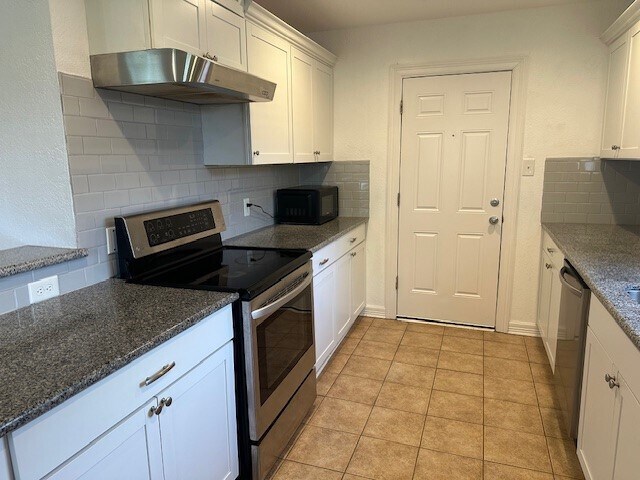 Building Photo - 119 Talisman St