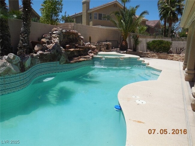 Building Photo - 8801 Cypresswood Ave