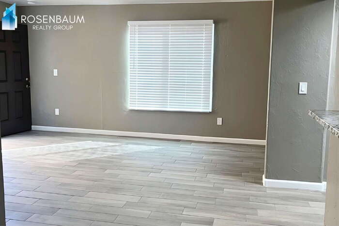 Building Photo - 2145 N Bell Ave