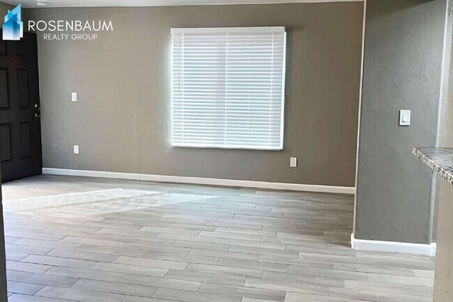 Building Photo - Charming and cozy 2-beds, 2-baths 4-plex unit in Tucson!