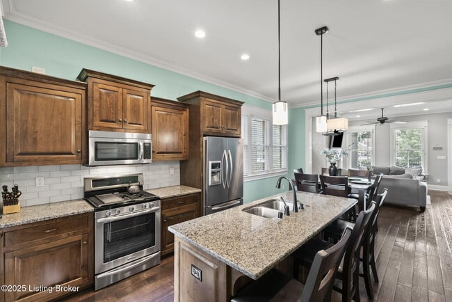 Building Photo - 10910 Kings Crown Dr