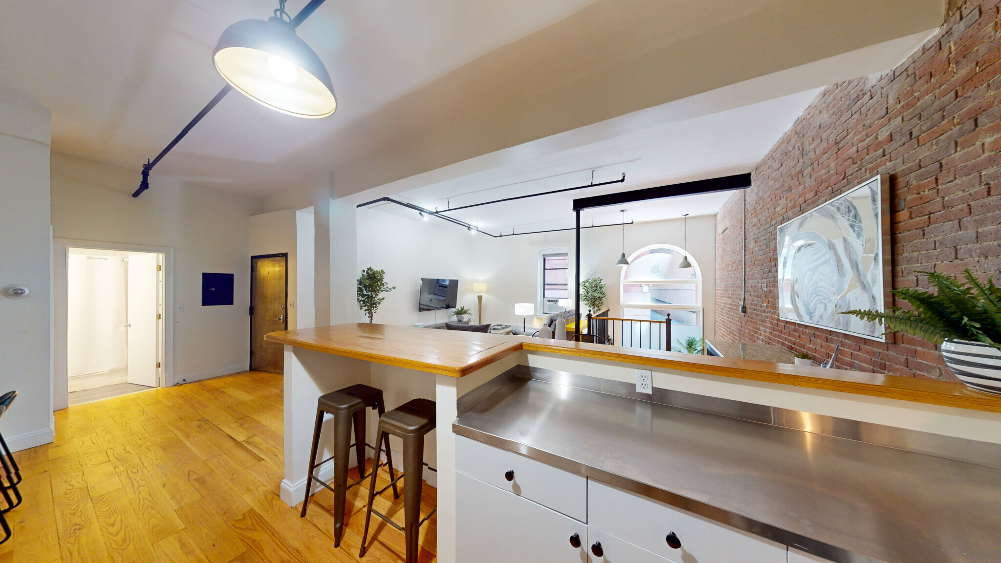 Apt 1D - 13 Stanhope St