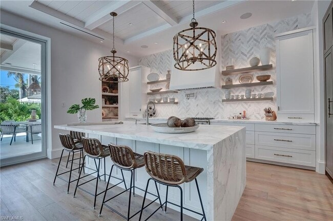 Building Photo - 2020 Gordon Dr