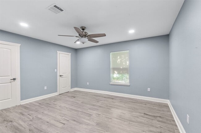 Building Photo - 3853 Rosedale St