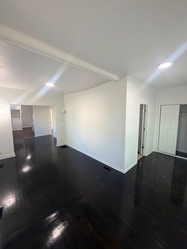 Building Photo - Newly Renovated 3 Bedroom • 1 Bathroom Home