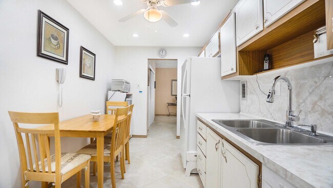 Building Photo - 4250 Galt Ocean Dr