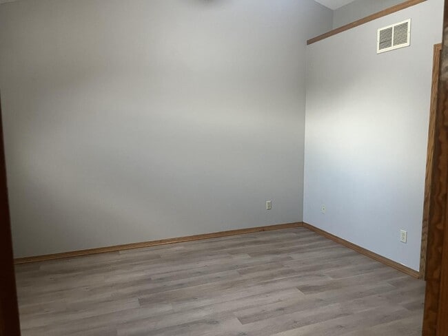 Building Photo - 1106 S Longford St