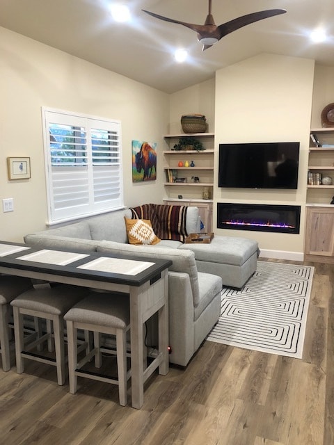 Building Photo - 228 Trails End