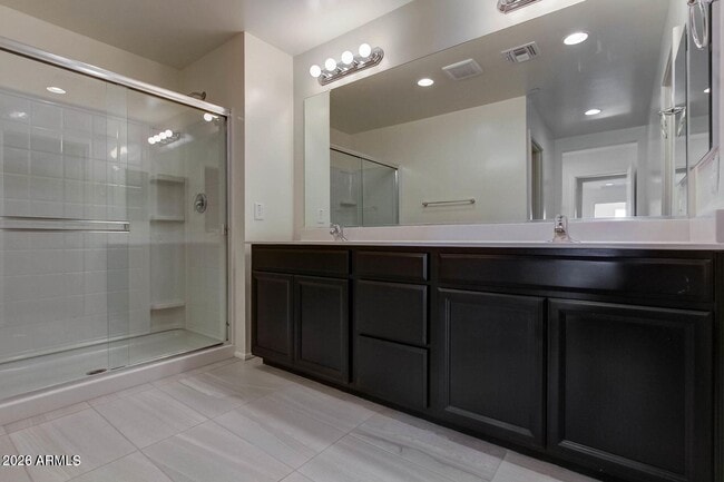 Building Photo - 1250 Abbey Ln