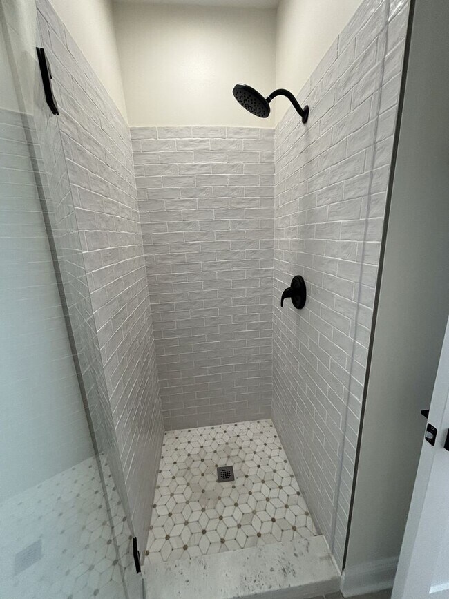 Building Photo - Nob Hill 2 Bedroom 2 Bath renovated Condo in Manayunk for rent $2,495/month