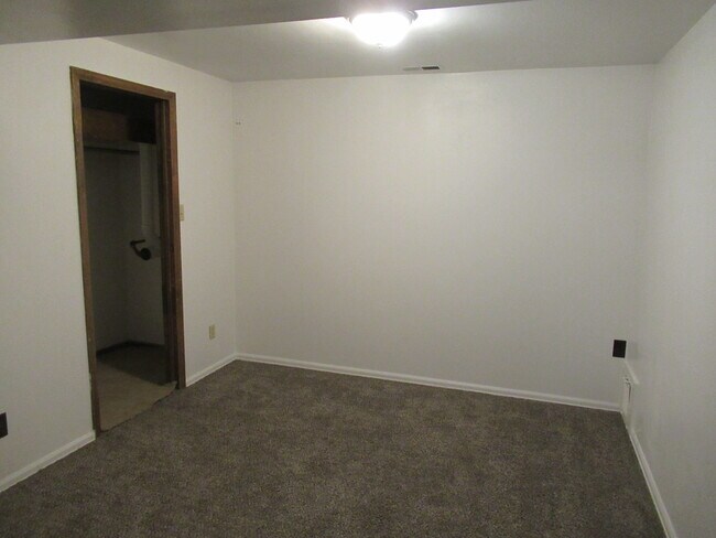 Building Photo - 2604 Tremont St